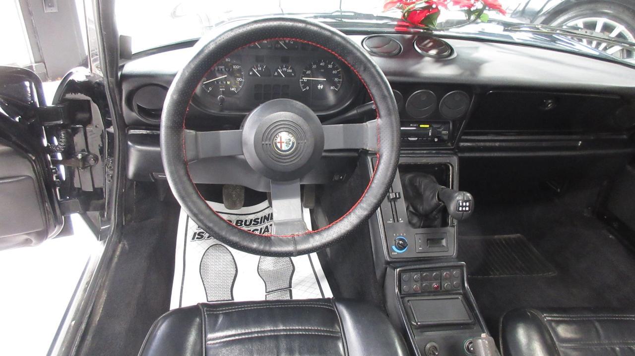 1988 Alfa Romeo Spider InjectionGraduate Spyder - Photo #8