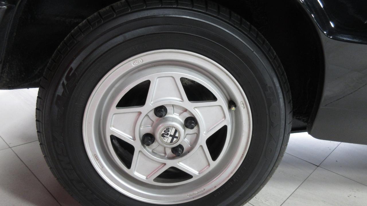 1988 Alfa Romeo Spider InjectionGraduate Spyder - Photo #11