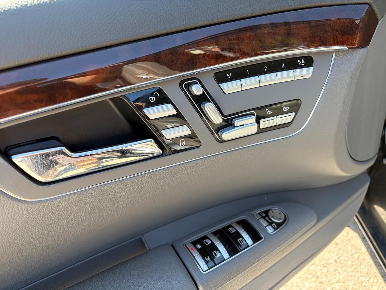 2009 Mercedes-Benz S-Class 5.5L V8 Photo
