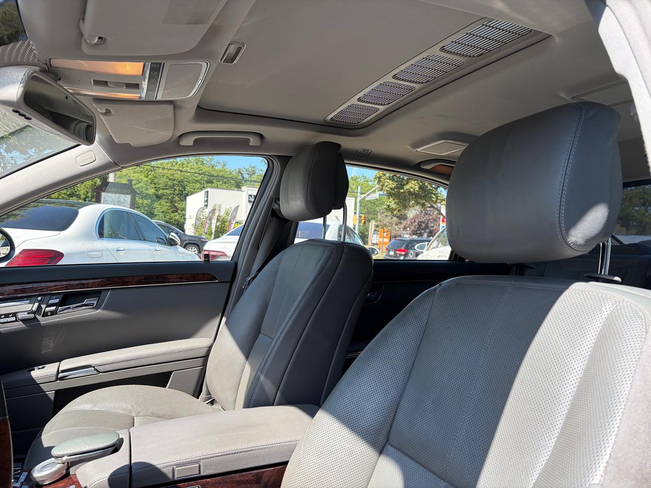 2009 Mercedes-Benz S-Class 5.5L V8 Photo