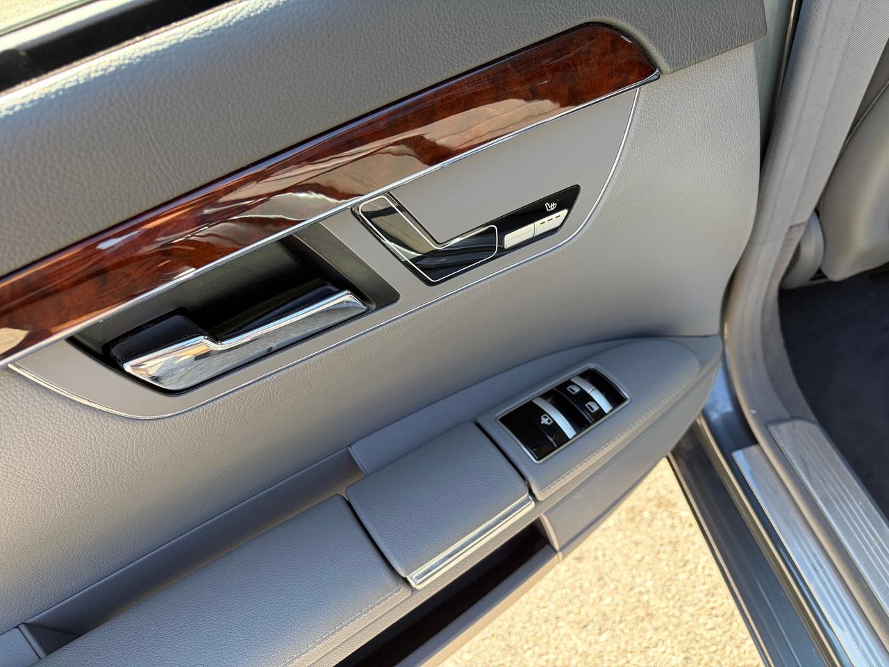 2009 Mercedes-Benz S-Class 5.5L V8 Photo