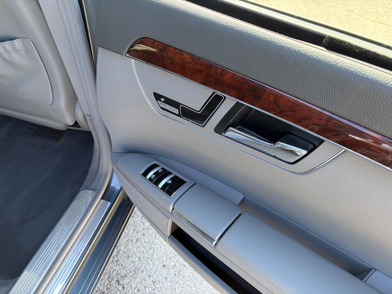 2009 Mercedes-Benz S-Class 5.5L V8 Photo