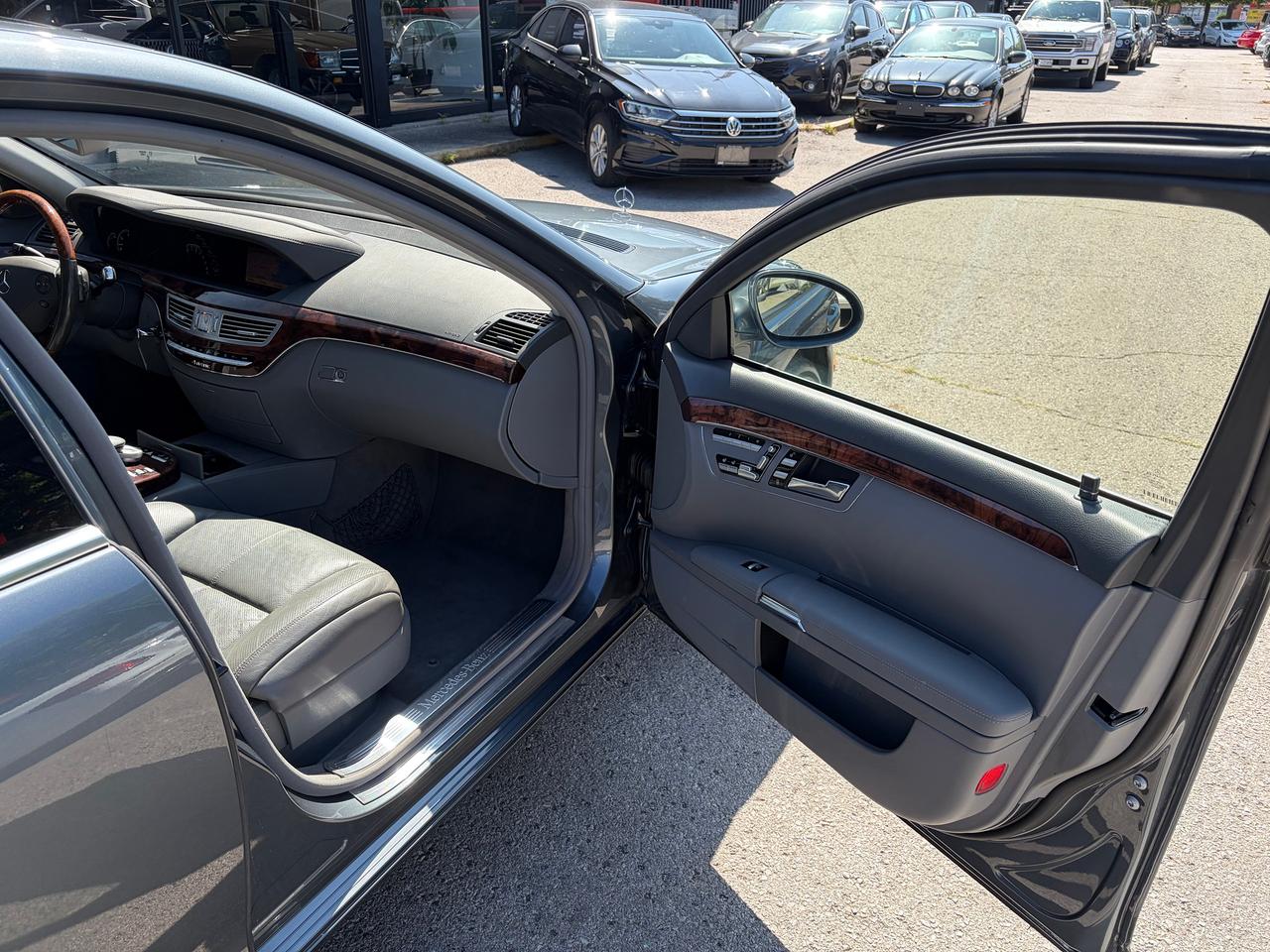 2009 Mercedes-Benz S-Class 5.5L V8 Photo