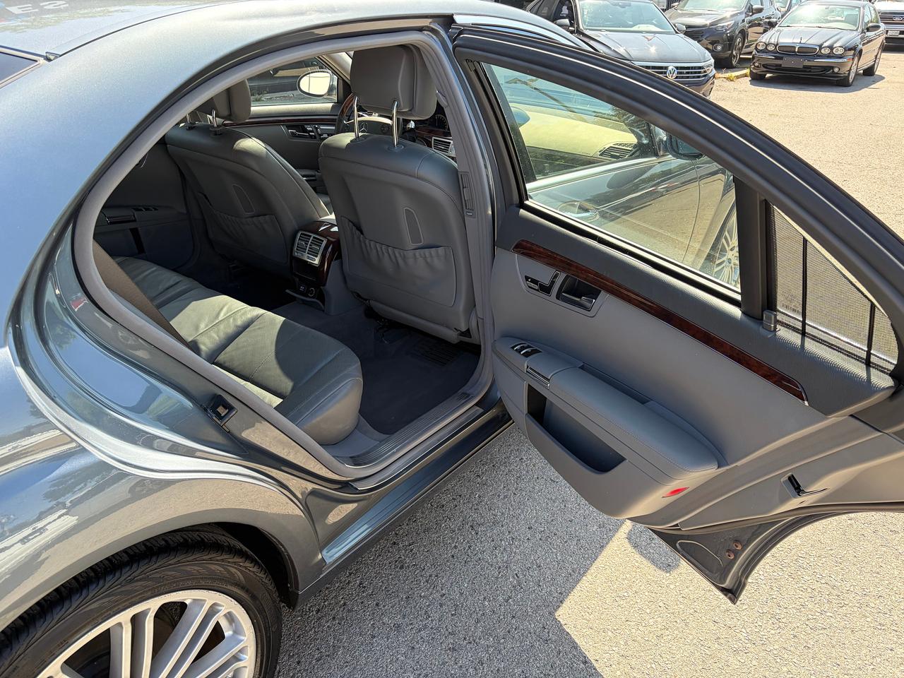 2009 Mercedes-Benz S-Class 5.5L V8 Photo