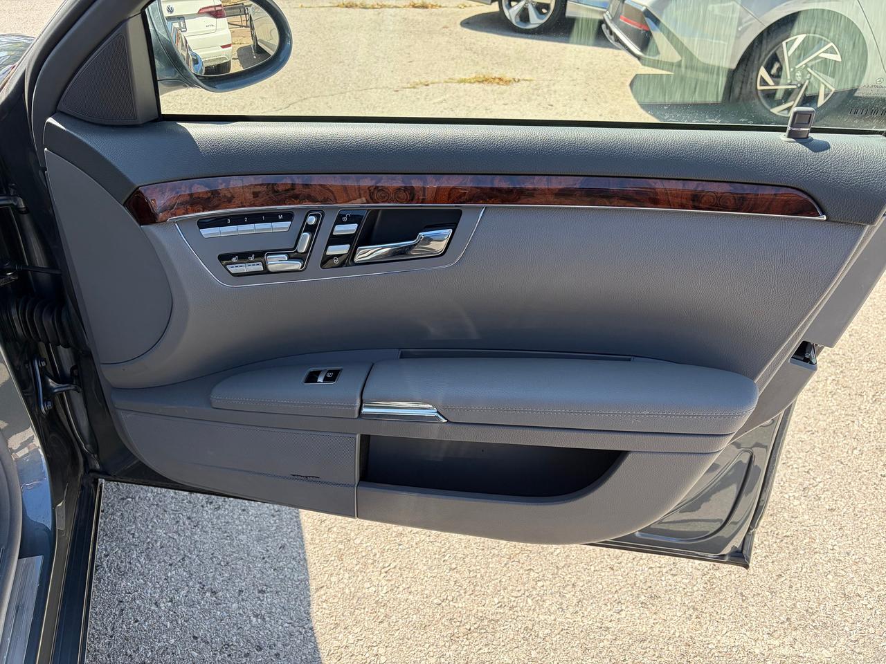 2009 Mercedes-Benz S-Class 5.5L V8 Photo
