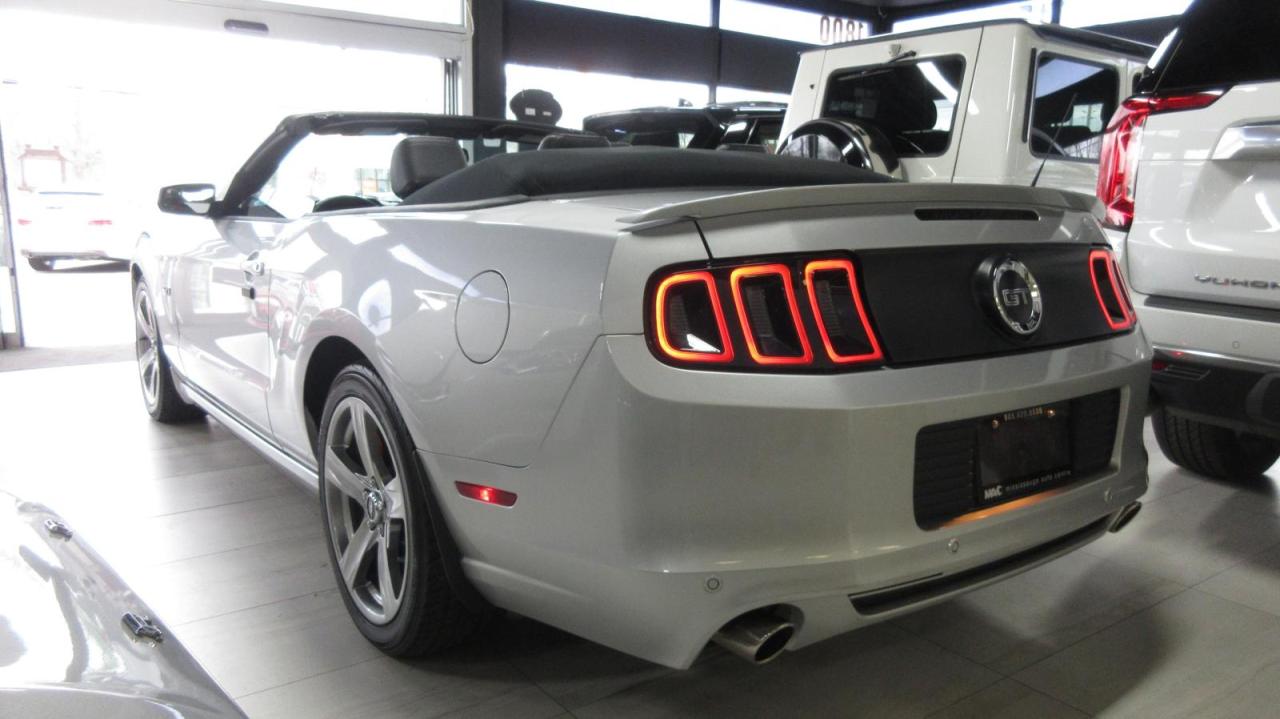 2013 Ford Mustang Cabriolet à 2 portes GT - Photo #5
