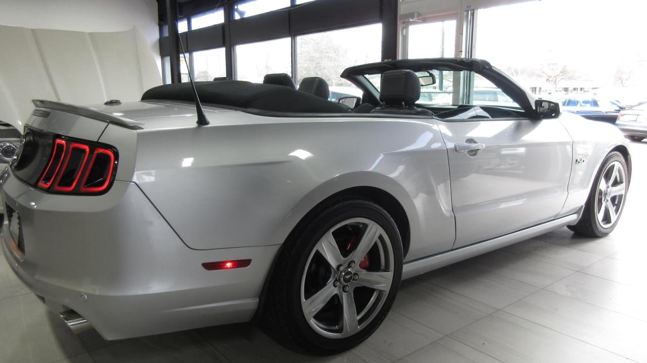 2013 Ford Mustang Cabriolet à 2 portes GT - Photo #8