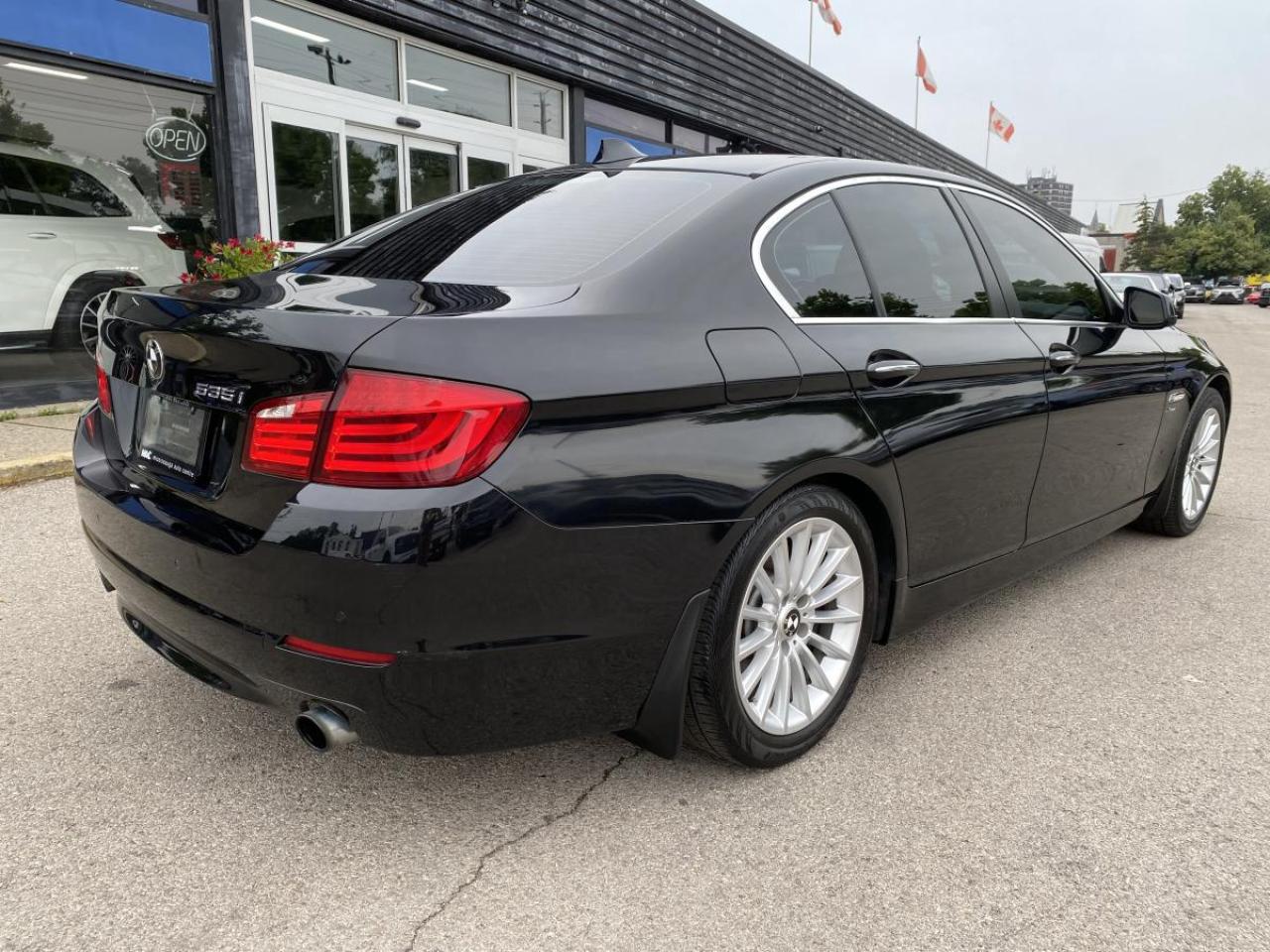 2011 BMW 535 535i xDrive All-Wheel Drive 4-Door Sedan Photo4