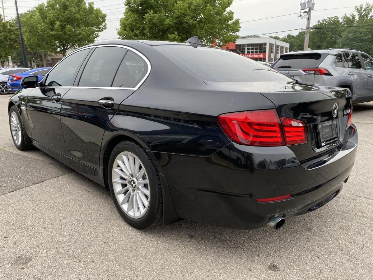 2011 BMW 535 Traction intégrale xDrive 535i Berline 4 portes - Photo #3