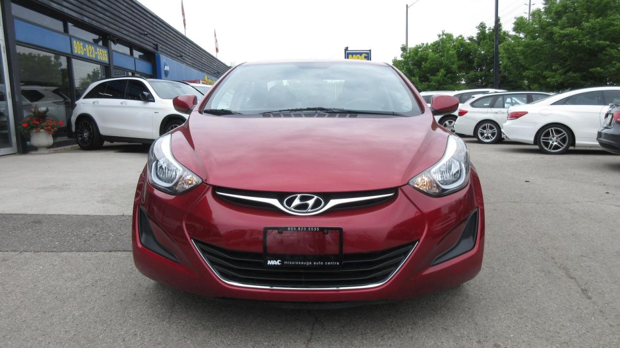 2016 Hyundai Elantra 4-door sedan, automatic transmission, GL Photo2