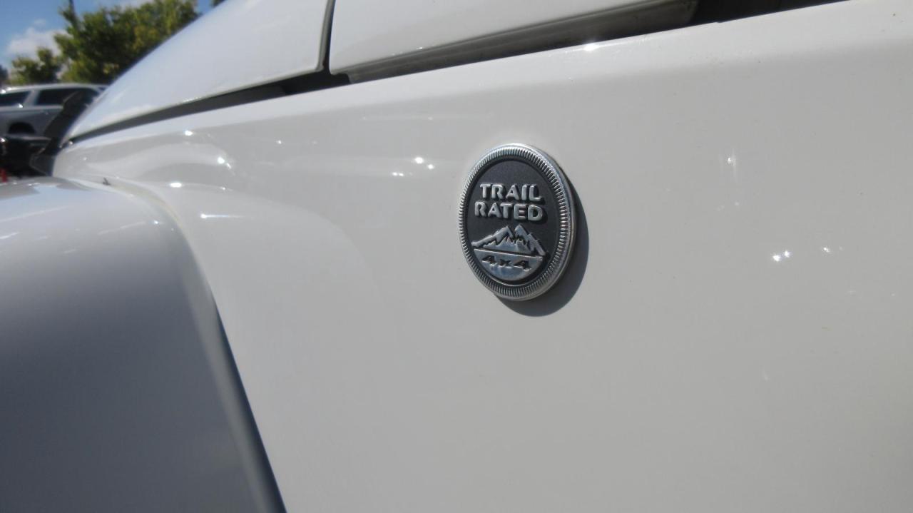 2013 Jeep Wrangler Modèle Sahara 4 portes traction intégrale - Photo #10