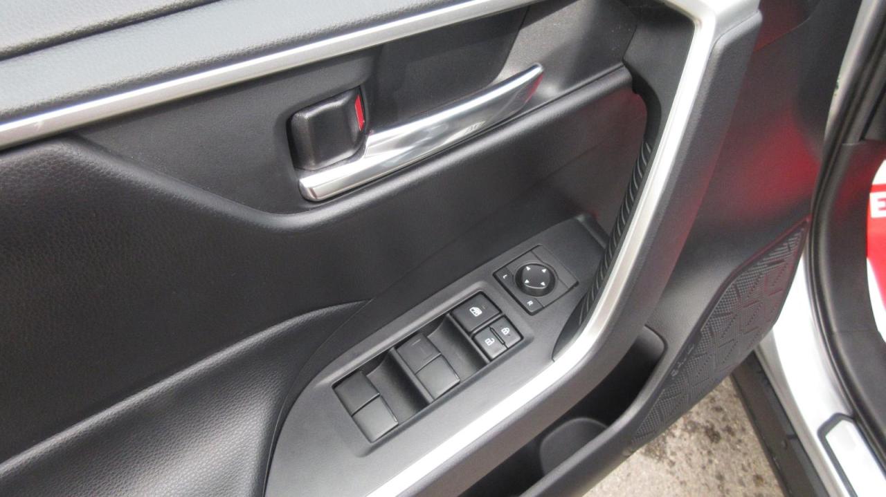 2020 Toyota RAV4 Hybride XLE TI - Photo #10