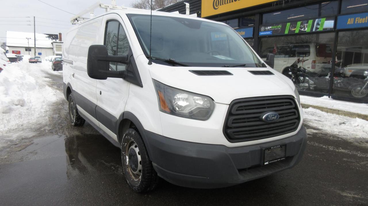 Used 2016 Ford Transit Cargo Van T-150 toit bas 130 po PNBV de 8 600 lb porte couli for sale in Mississauga, ON