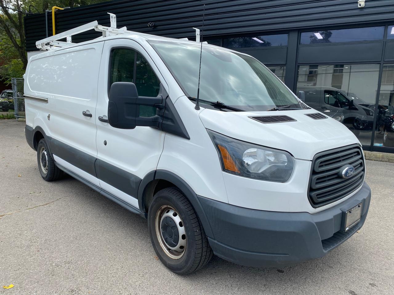 2016 Ford Transit Cargo Van T-150 toit bas 130 po PNBV de 8 600 lb porte couli - Photo #13
