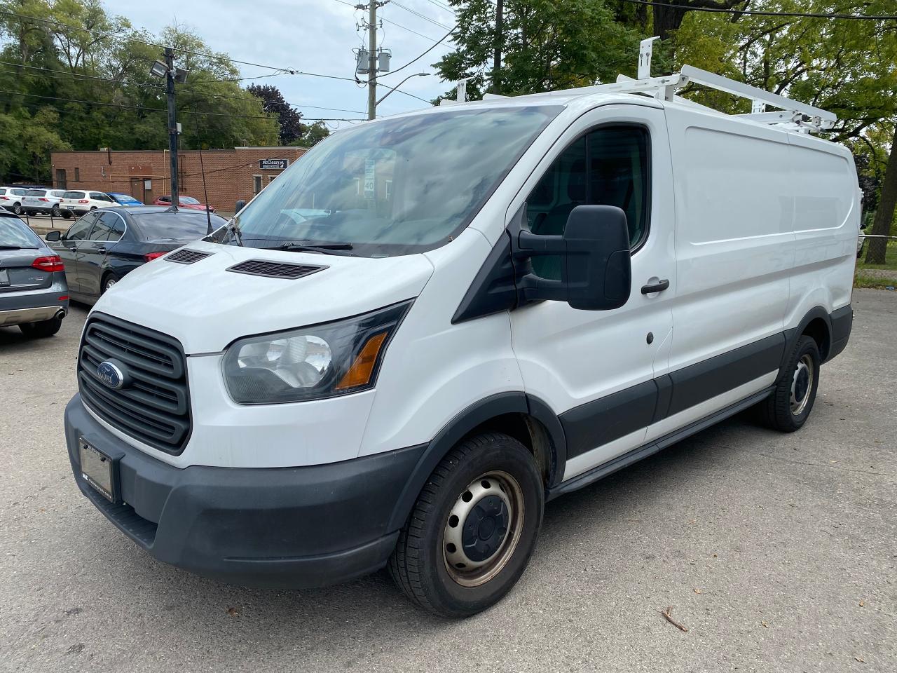 2016 Ford Transit Cargo Van T-150 toit bas 130 po PNBV de 8 600 lb porte couli