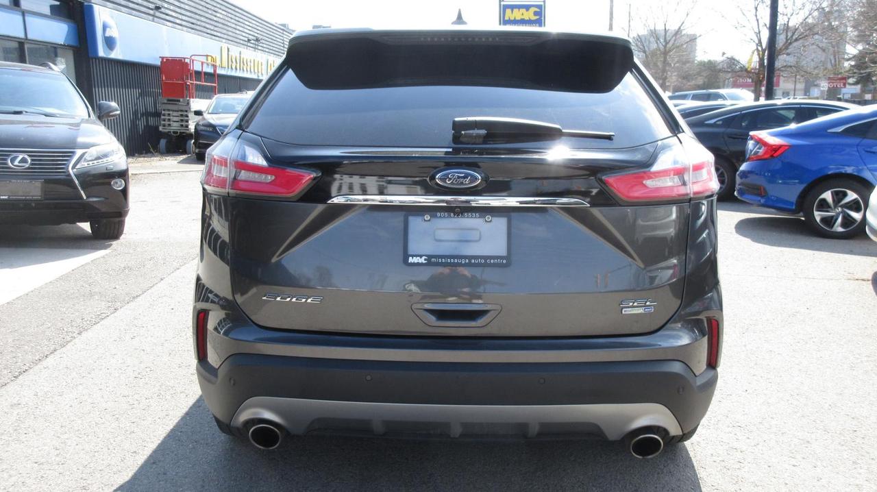 2019 Ford Edge SEL AWD Photo