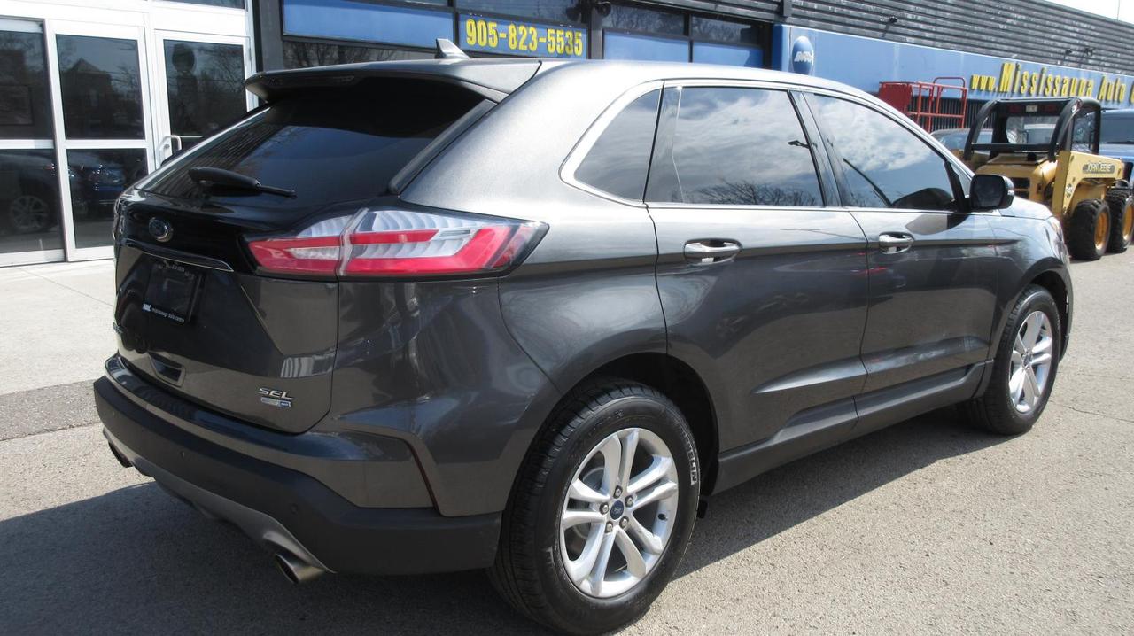 2019 Ford Edge SEL AWD Photo