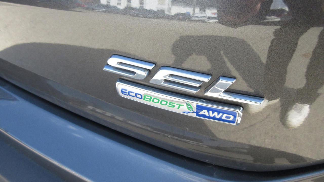 2019 Ford Edge SEL AWD Photo