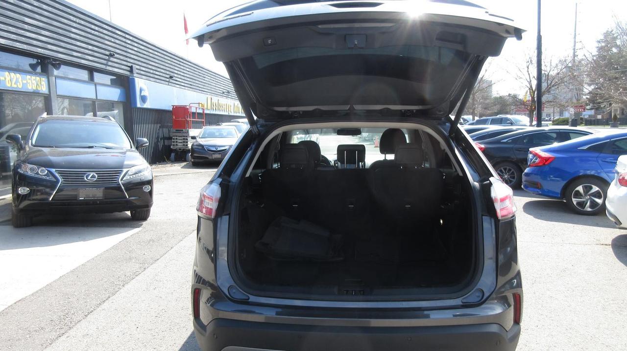 2019 Ford Edge SEL AWD Photo