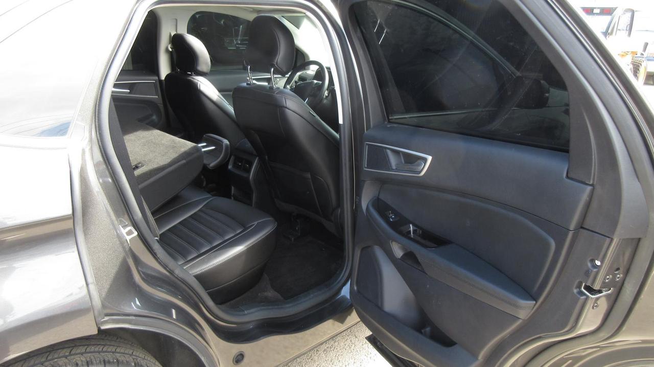 2019 Ford Edge SEL AWD Photo