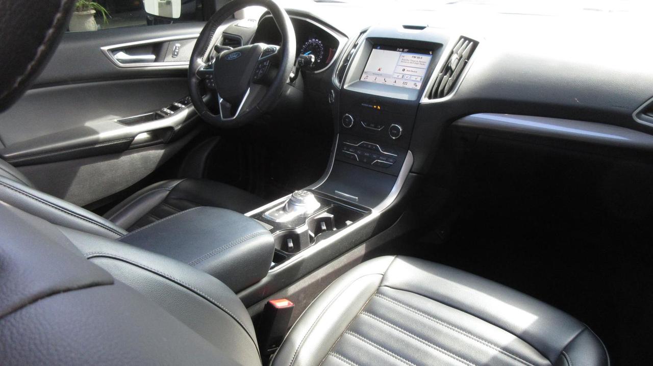 2019 Ford Edge SEL AWD Photo