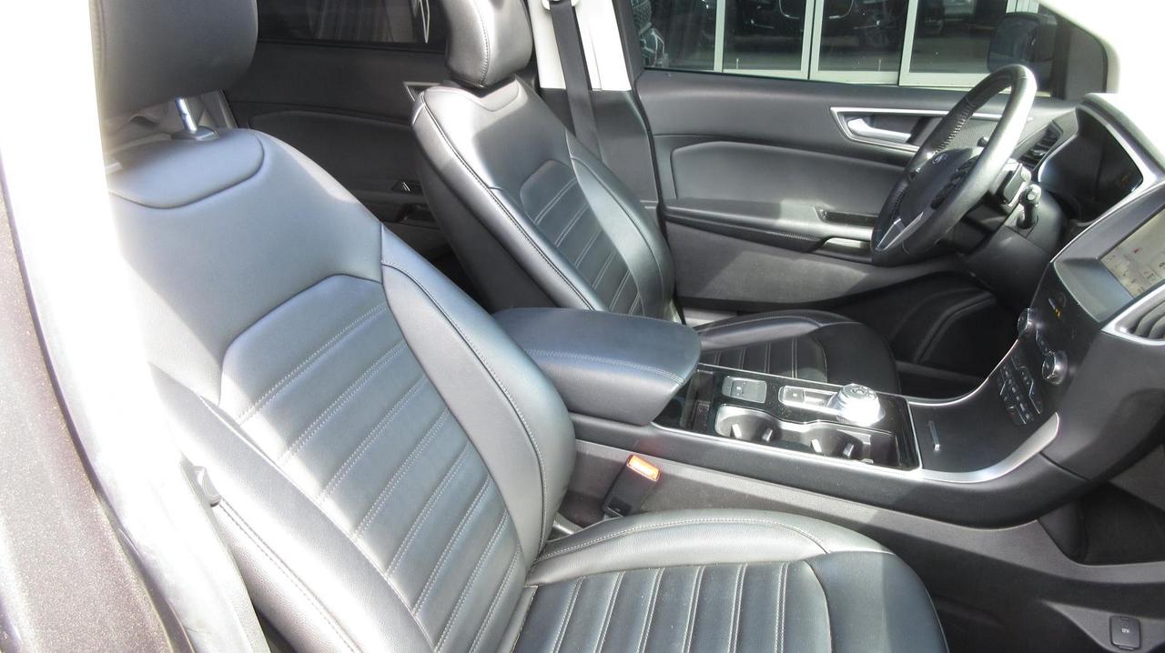 2019 Ford Edge SEL AWD Photo