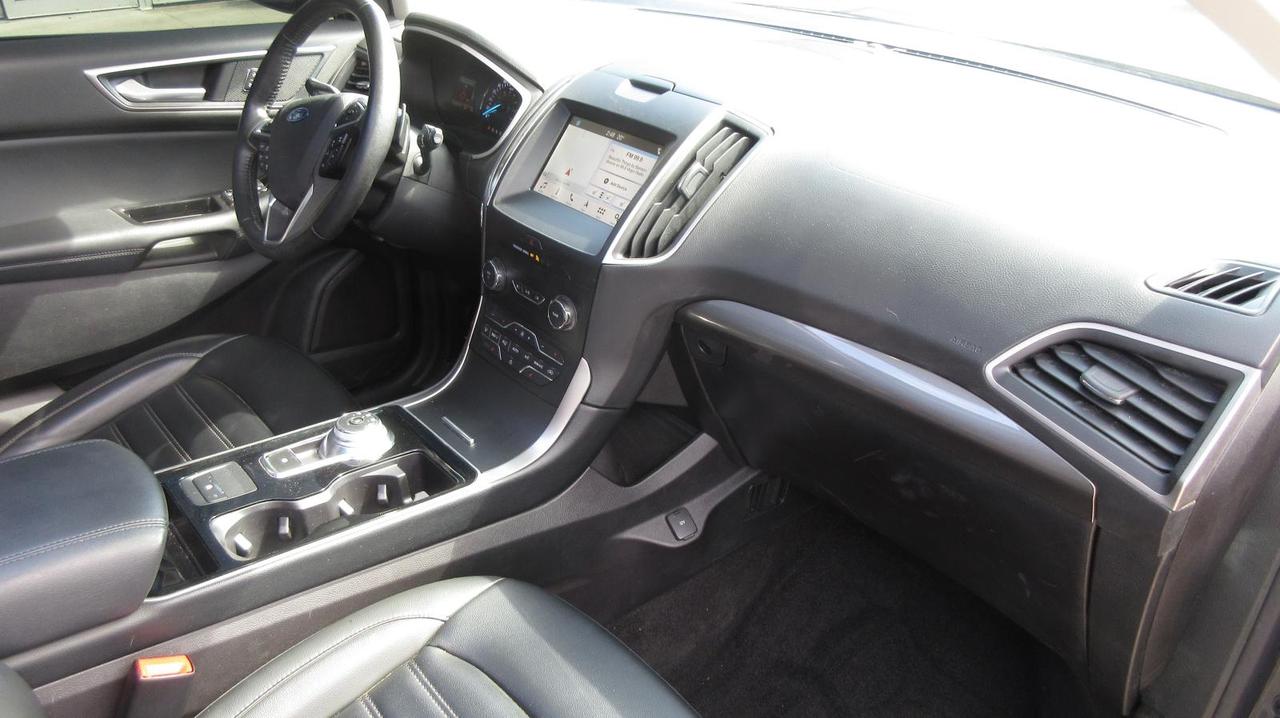 2019 Ford Edge SEL AWD Photo