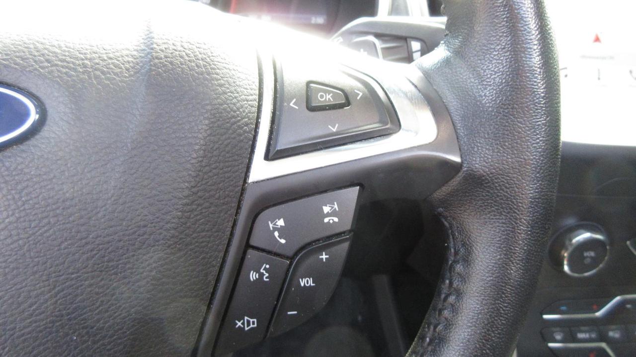 2019 Ford Edge SEL AWD Photo
