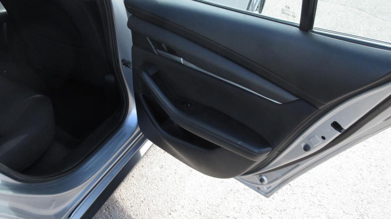 2019 Mazda MAZDA3 GX Auto FWD - Photo #16
