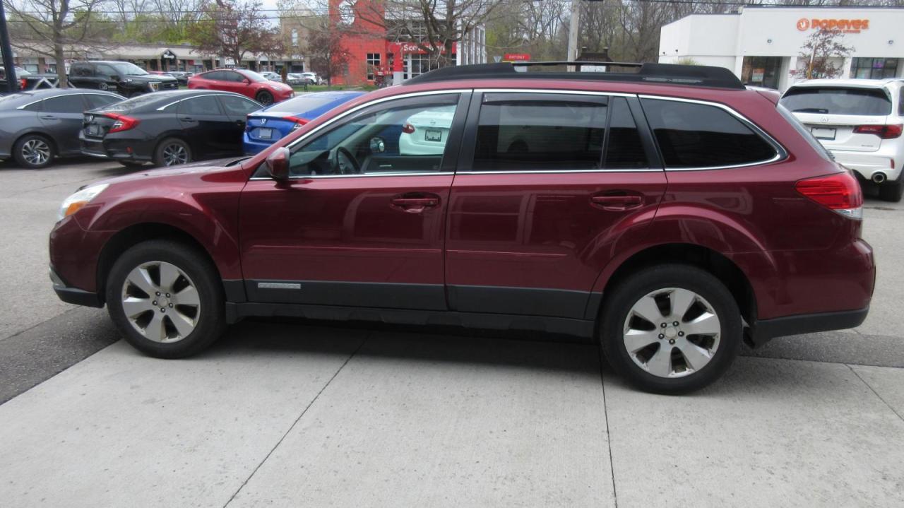 2011 Subaru Outback 5dr Wgn CVT 2.5i Sport w/Limited Pkg Photo3
