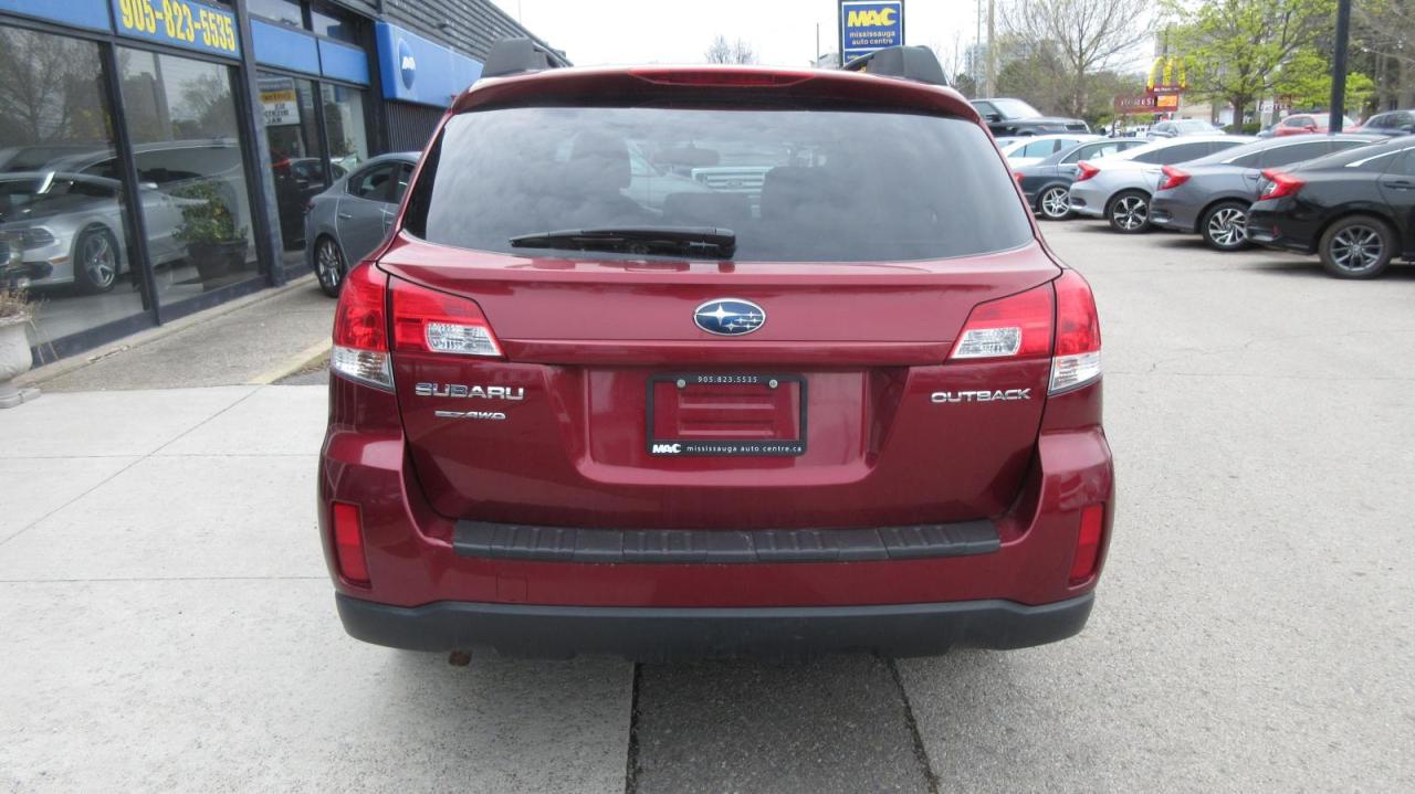 2011 Subaru Outback 5dr Wgn CVT 2.5i Sport w/Limited Pkg - Photo #6