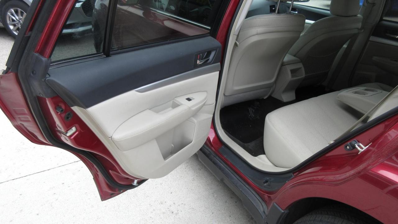 2011 Subaru Outback 5dr Wgn CVT 2.5i Sport w/Limited Pkg - Photo #10