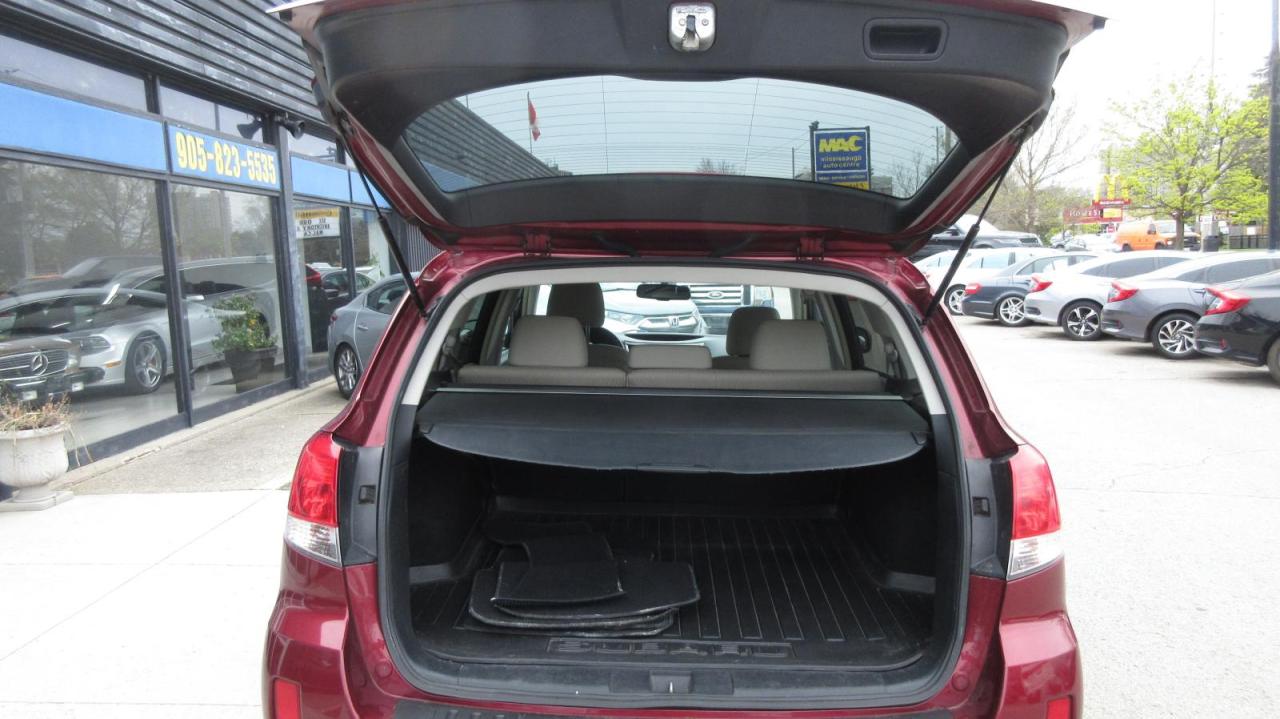 2011 Subaru Outback 5dr Wgn CVT 2.5i Sport w/Limited Pkg - Photo #9
