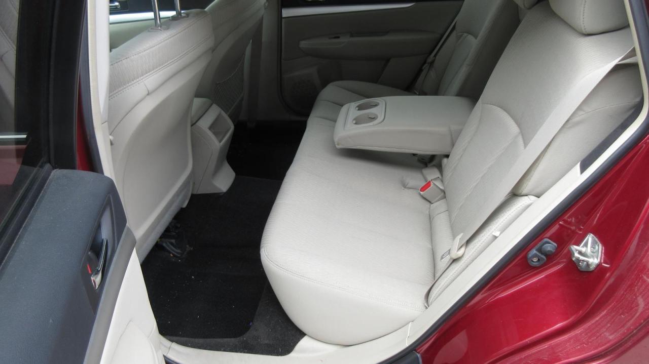 2011 Subaru Outback 5dr Wgn CVT 2.5i Sport w/Limited Pkg - Photo #11