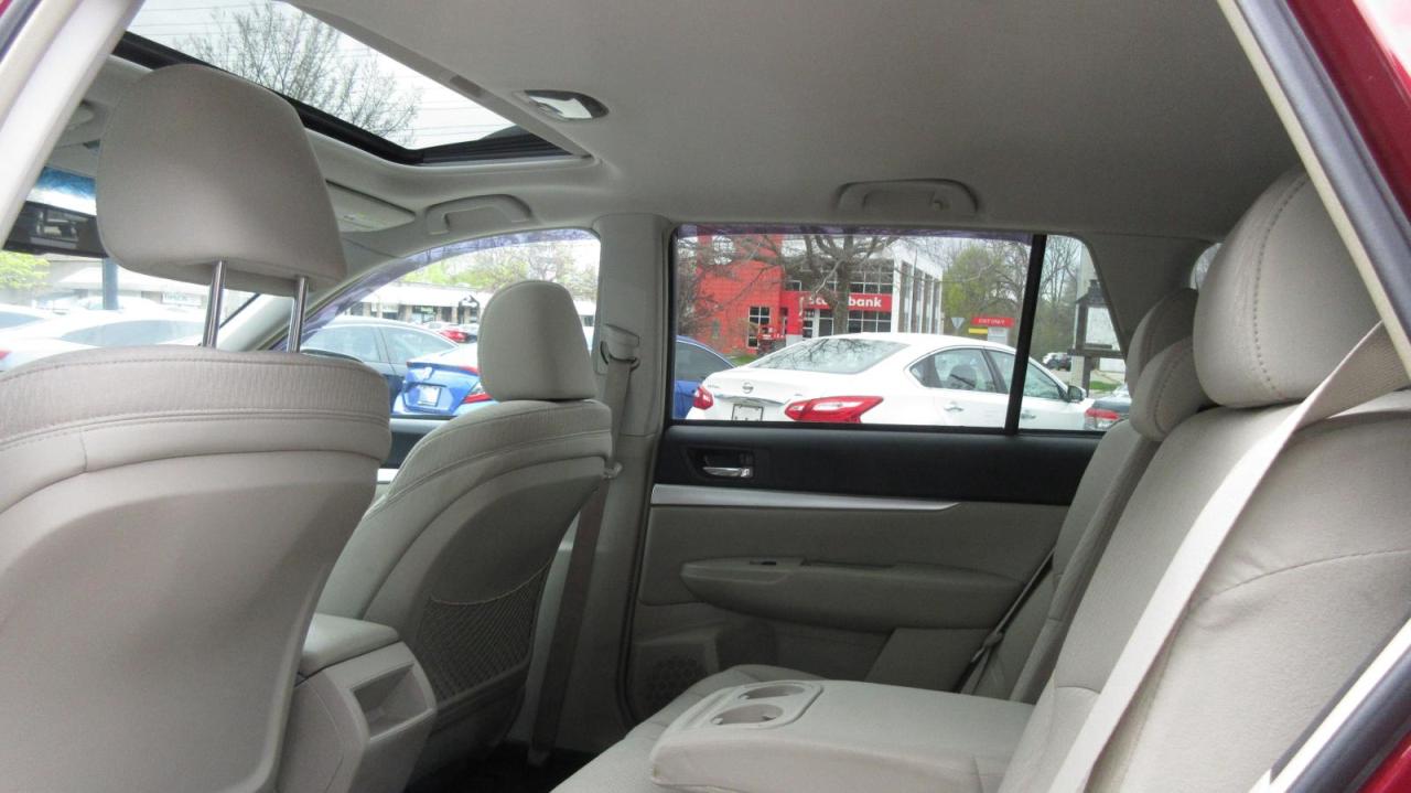 2011 Subaru Outback 5dr Wgn CVT 2.5i Sport w/Limited Pkg - Photo #12