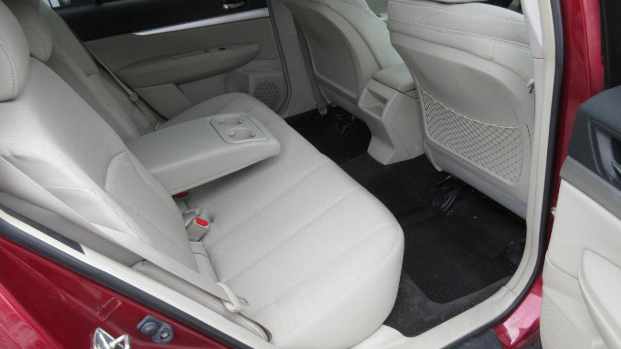 2011 Subaru Outback 5dr Wgn CVT 2.5i Sport w/Limited Pkg - Photo #14