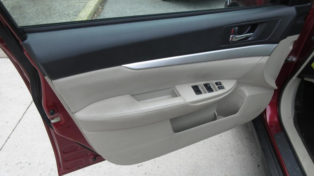 2011 Subaru Outback 5dr Wgn CVT 2.5i Sport w/Limited Pkg - Photo #26