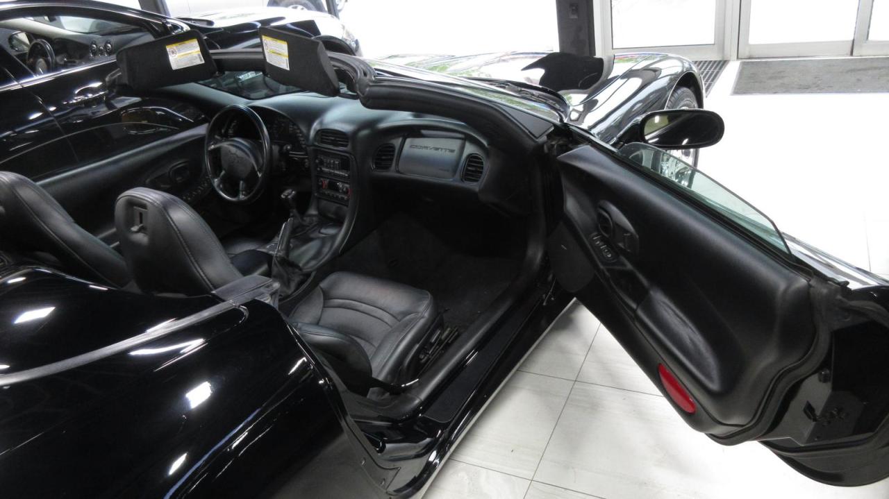 2001 Chevrolet Corvette 2dr Convertible - Photo #13