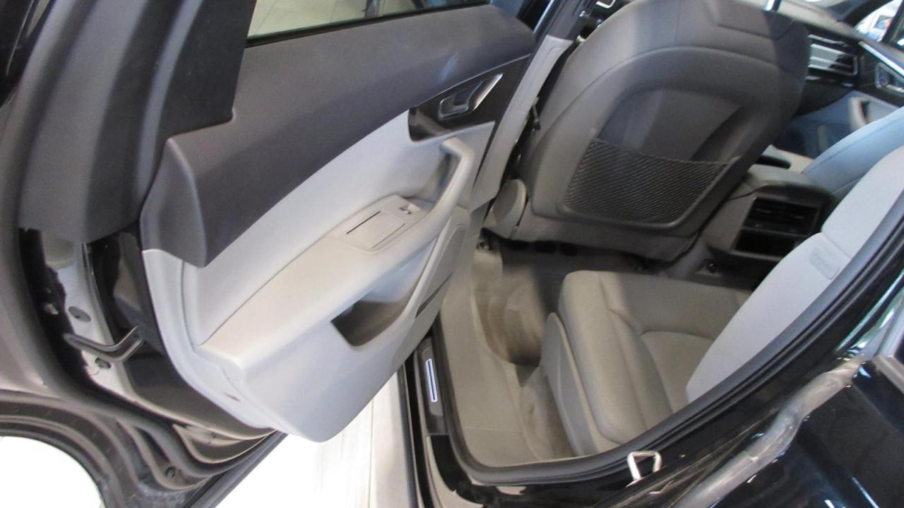 2022 Audi Q7 Progressiv 55 TFSI quattro - Photo #25