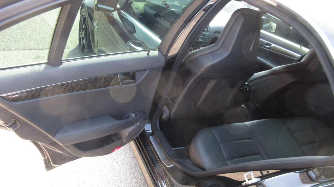 2010 Mercedes-Benz C63 AMG 4dr Sdn C 63 RWD AMG - Photo #9