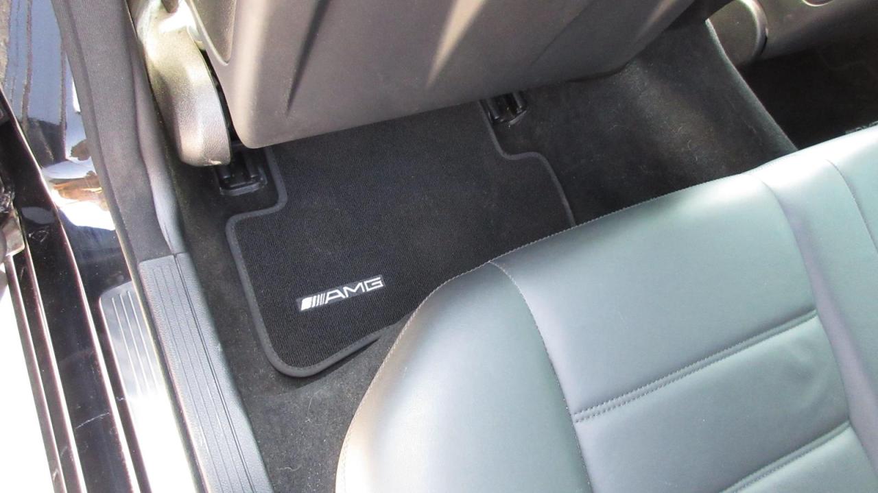 2010 Mercedes-Benz C63 AMG 4dr Sdn C 63 RWD AMG - Photo #10