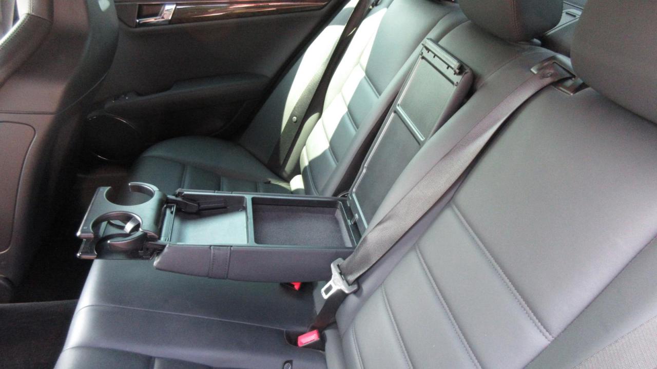2010 Mercedes-Benz C63 AMG 4dr Sdn C 63 RWD AMG - Photo #12