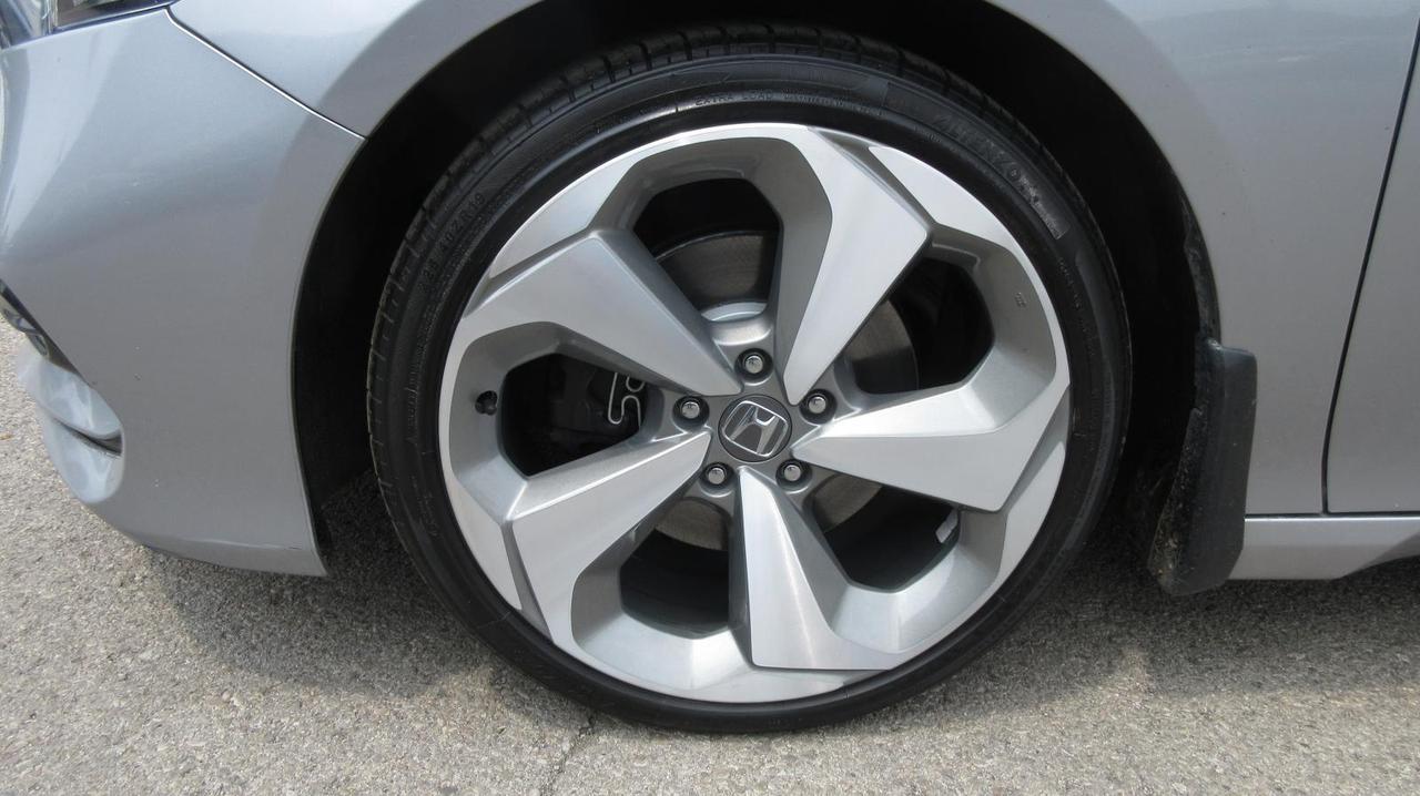 2020 Honda Accord Sedan Touring CVT Photo