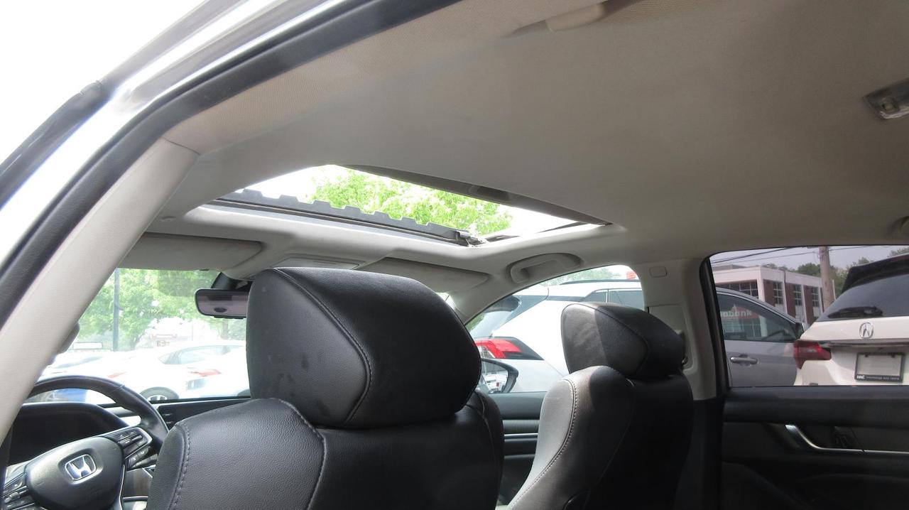 2020 Honda Accord Sedan Touring CVT Photo