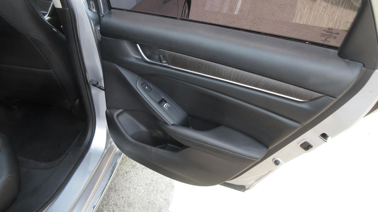 2020 Honda Accord Sedan Touring CVT Photo