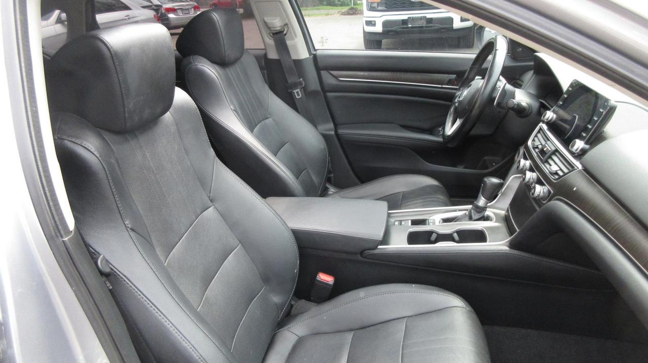 2020 Honda Accord Sedan Touring CVT Photo