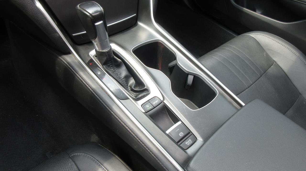 2020 Honda Accord Sedan Touring CVT Photo