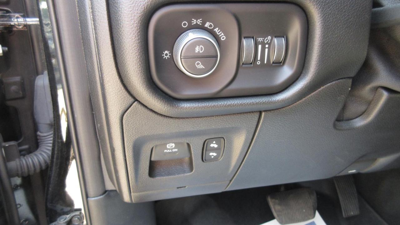 2019 RAM 1500 Limited 4x4 Crew Cab 5'7" Box - Photo #37