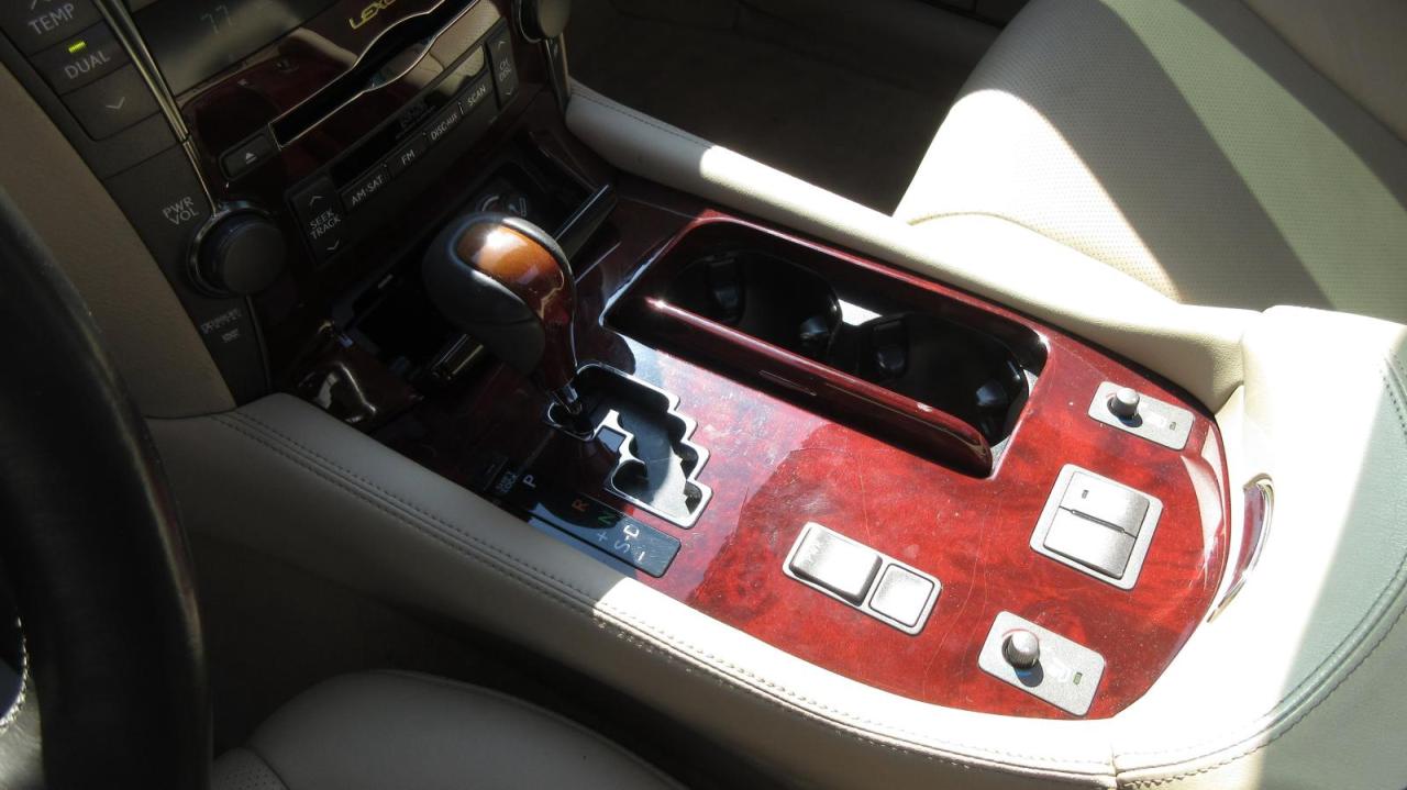 2008 Lexus LS 460 4dr Sdn SWB - Photo #15