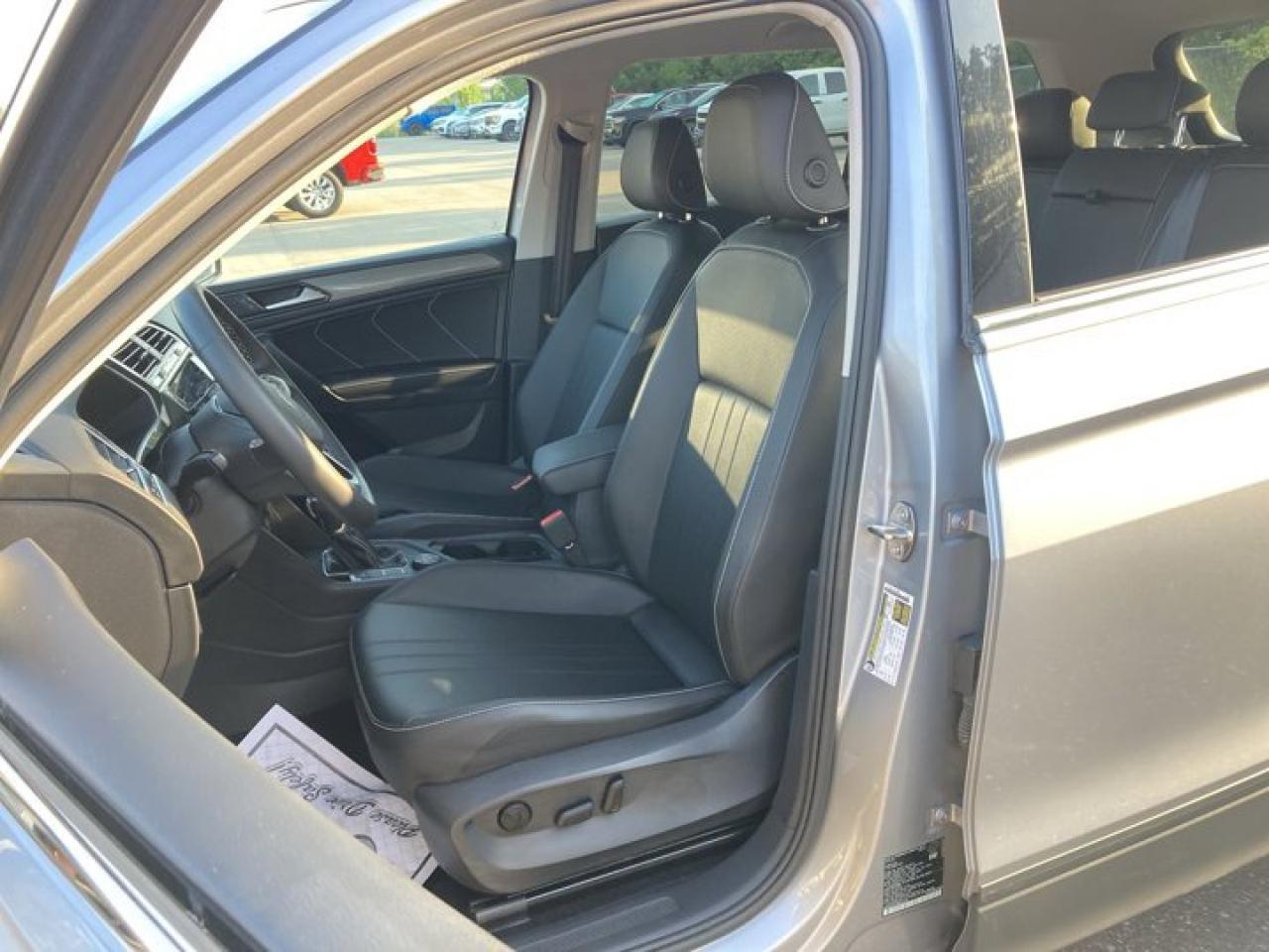 2023 Volkswagen Tiguan Comfortline | AWD | Leather | Heated Seats Photo